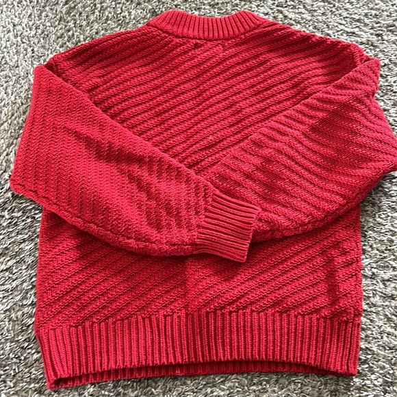 Women’s red universal thread sweater size xsmall. Shorter but not cropped. - Picture 4 of 5